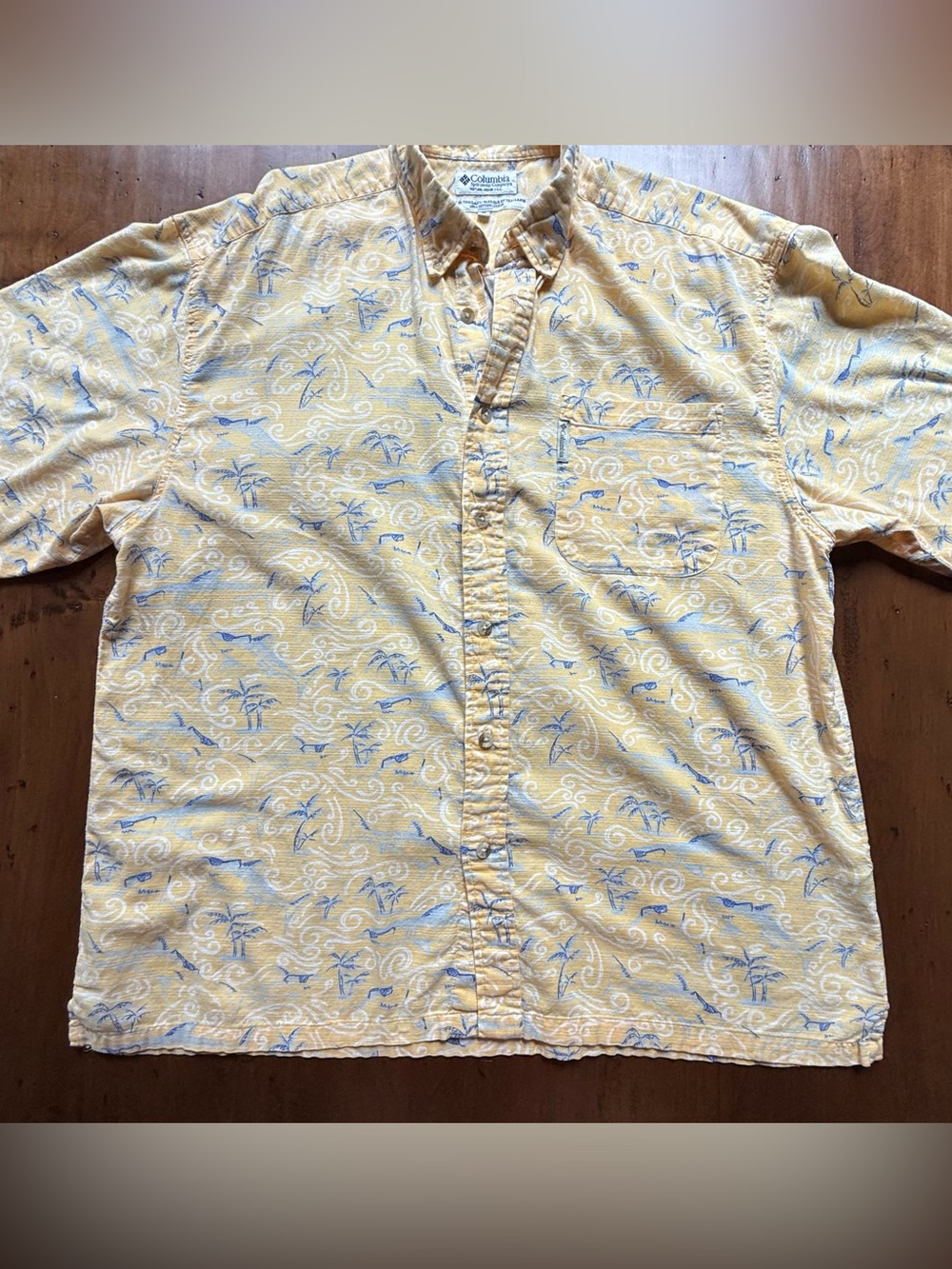 Columbia Men’s Yellow Short Sleeve Button Up Cool Sharks Lightweight 100% Cotton
